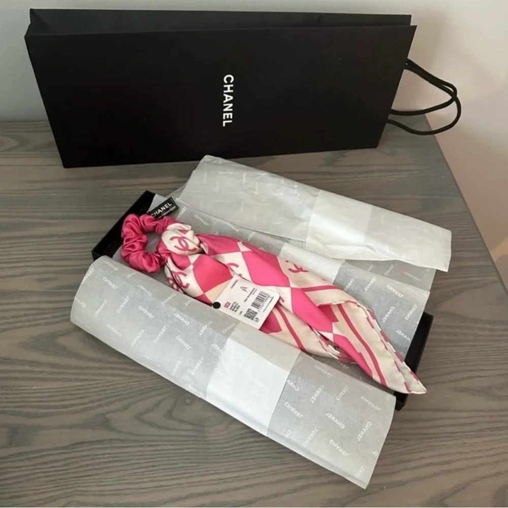 CHANEL SILK TWILL HAIR ACCESSORY